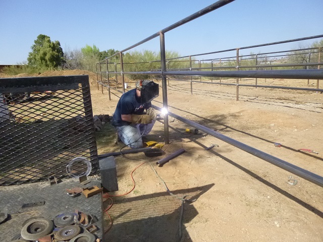 Schedule 40 Permanent Horse Corrals Installed in Phoenix Arizona.