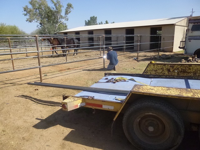 Heavy Duty Pipe Corrals For Horses In AZ.