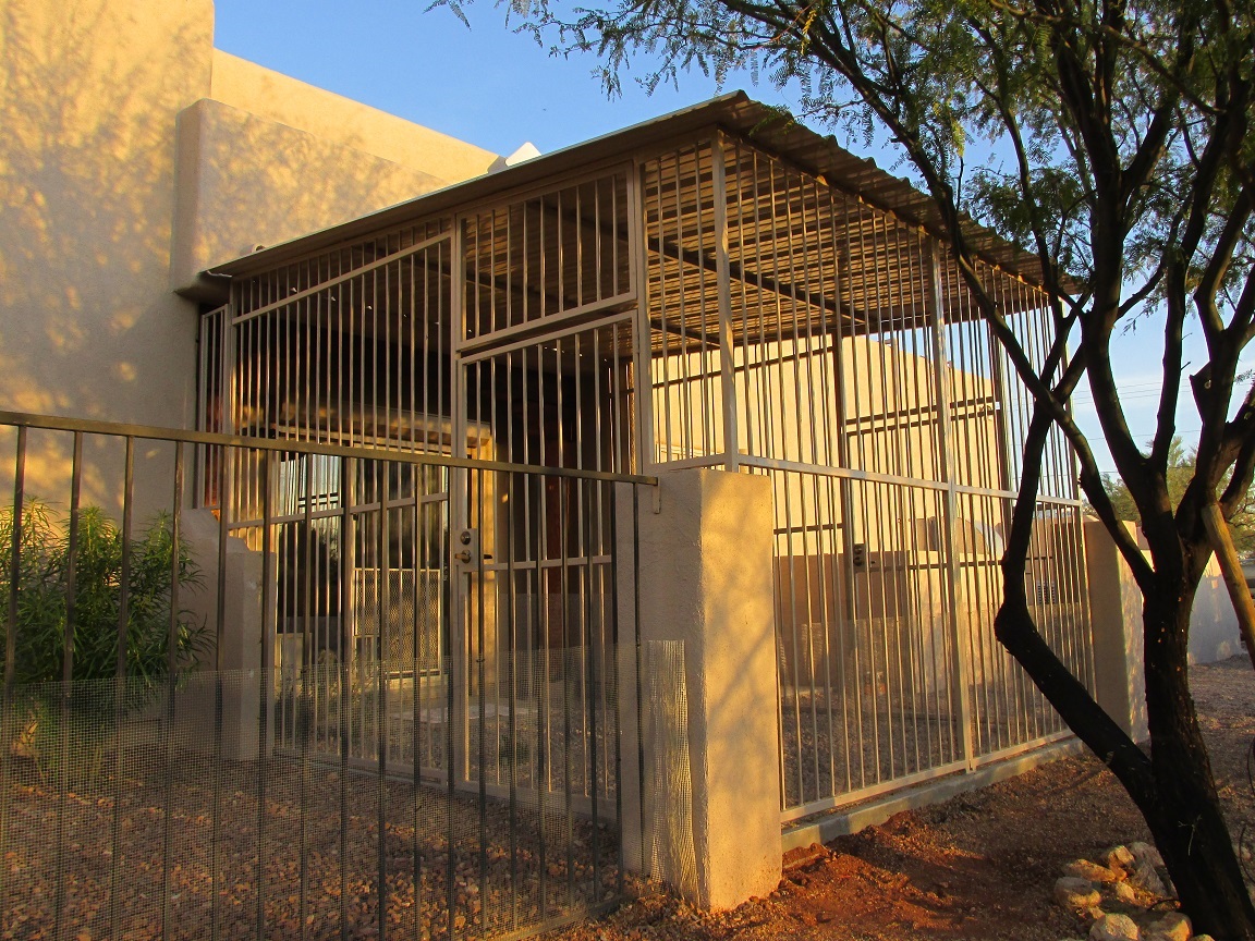 Dog Kennels for sale in Scottsdale AZ.